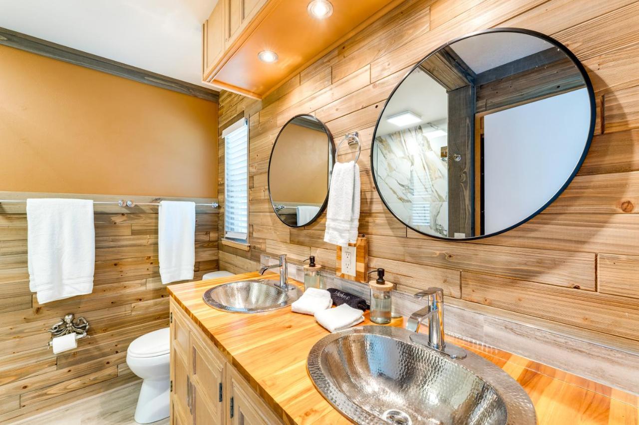 Nokomis Home With Screened Pool, 3 Mi To Beaches! Екстериор снимка