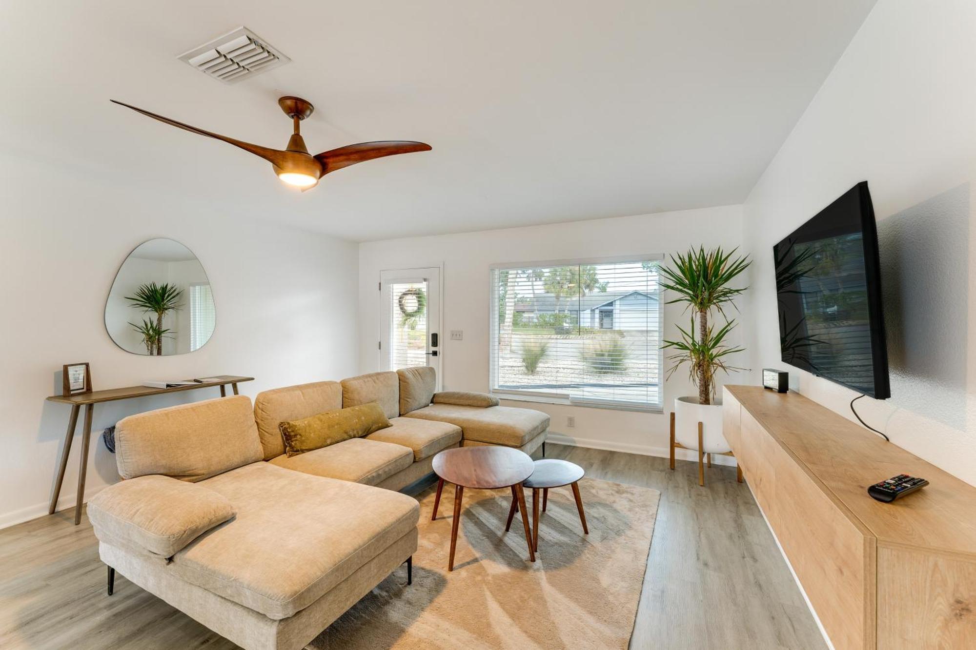 Nokomis Home With Screened Pool, 3 Mi To Beaches! Екстериор снимка